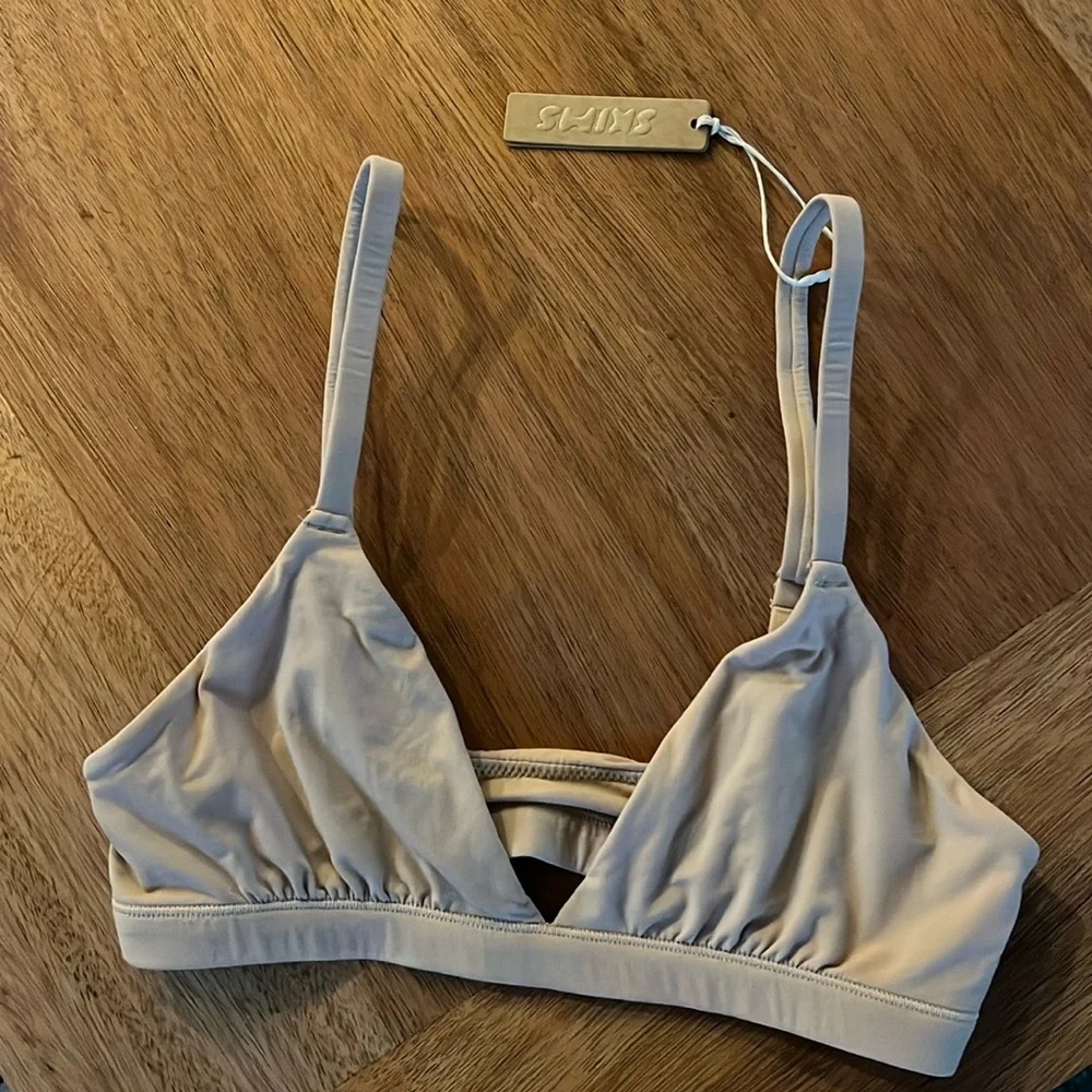 NWT Skims Fits Everybody Triangle Bralette Small - Picture 1 of 4